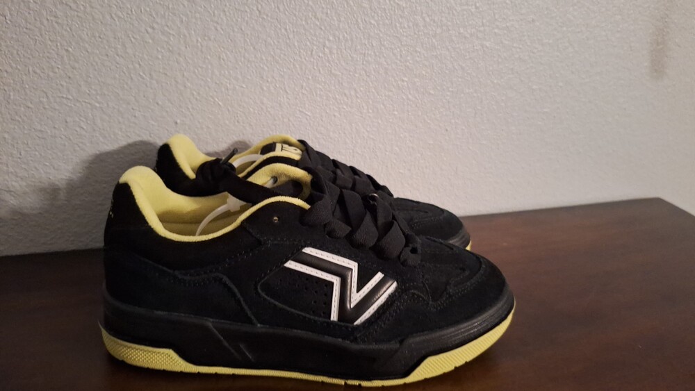 Kids Vans black shoes size 4.5